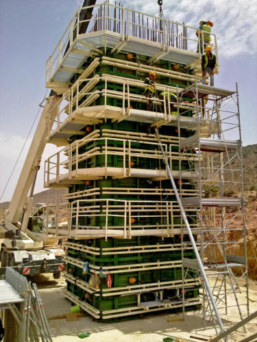 Euroform forming system for casting of bridge pier